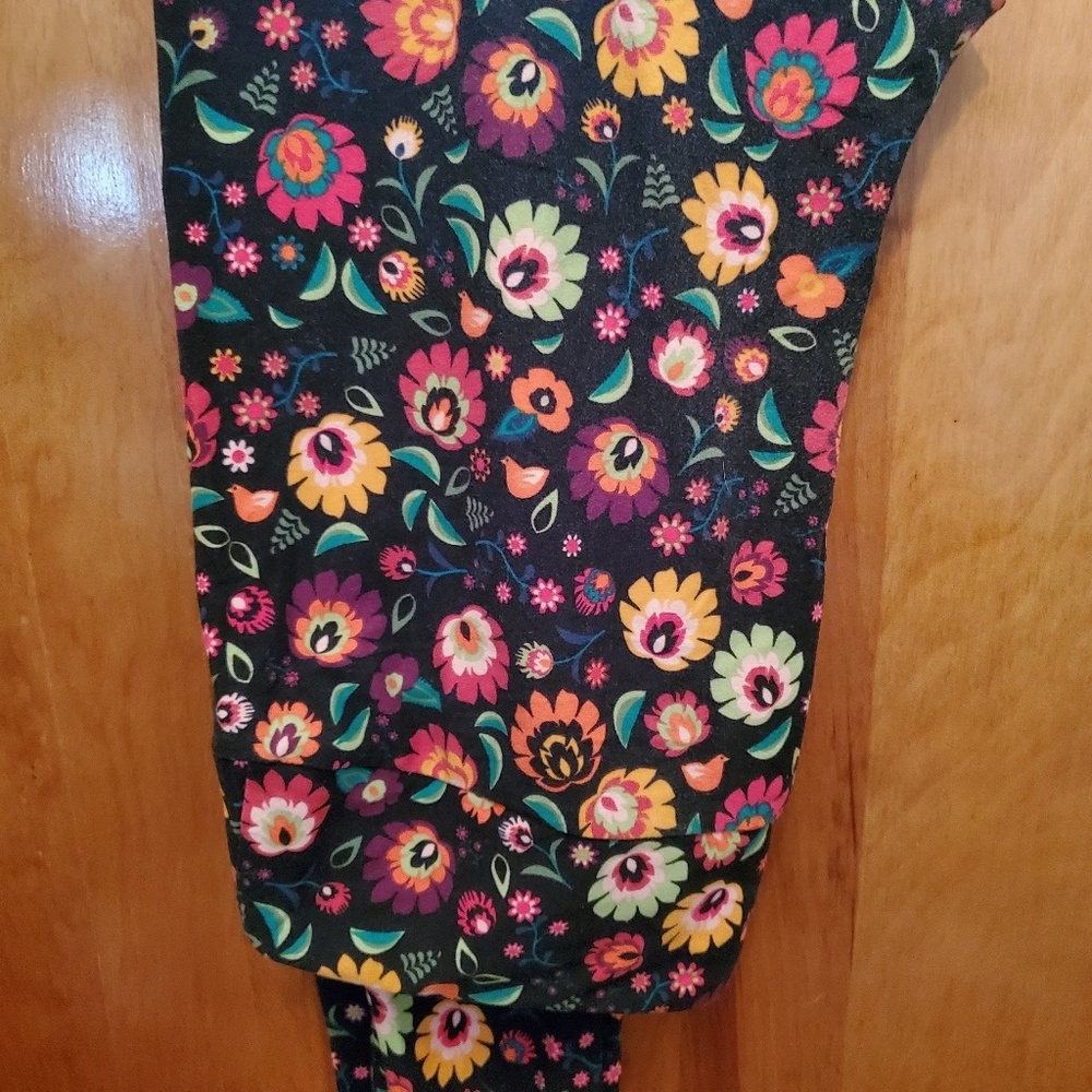 Lularoe TC leggings.